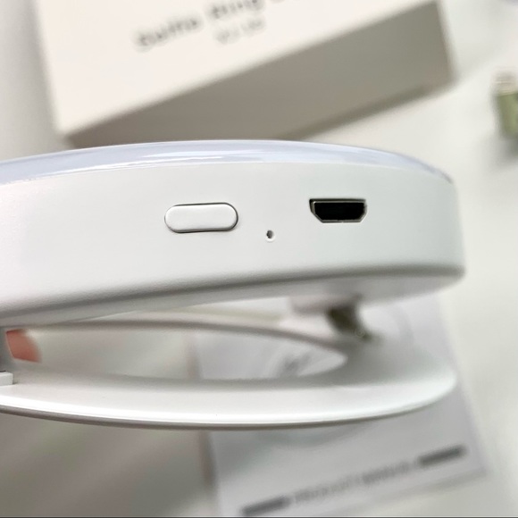 3/$30 - NWT LED Selfi Ring Clip-On Light - Picture 11 of 14